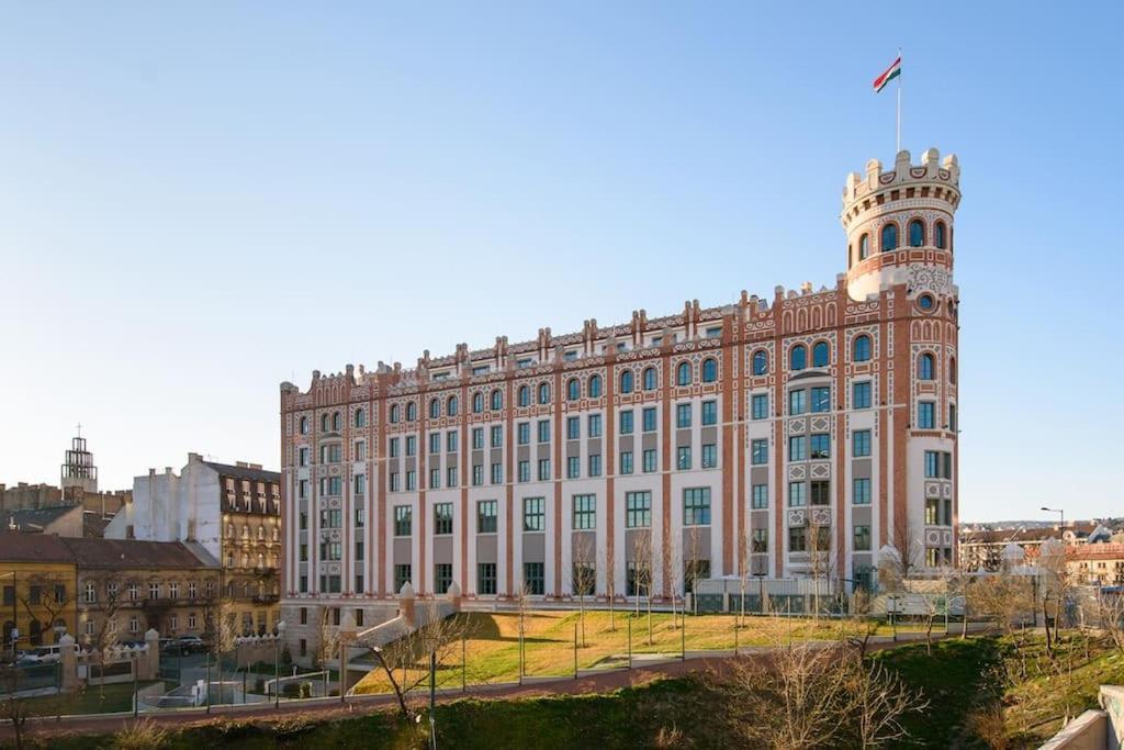 Ferienwohnung Renovated Stylish Flat At The Castle&Metro Budapest Exterior foto