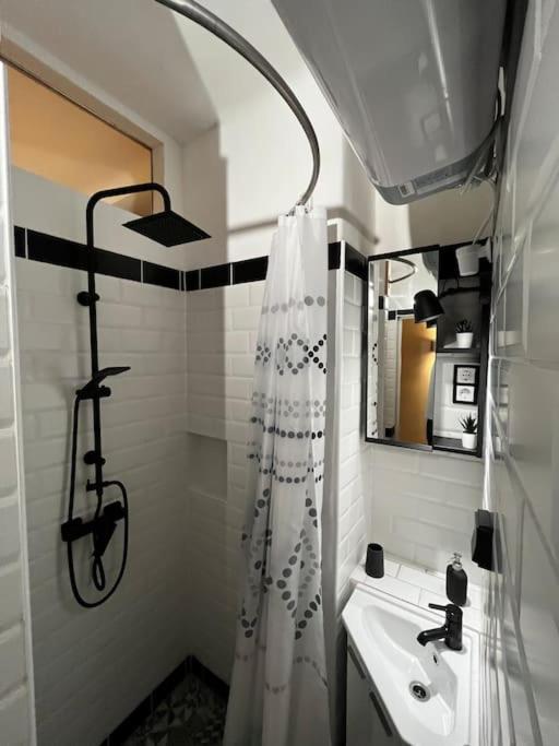 Ferienwohnung Renovated Stylish Flat At The Castle&Metro Budapest Exterior foto